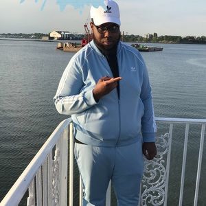 Meet your Posher, Nicholas